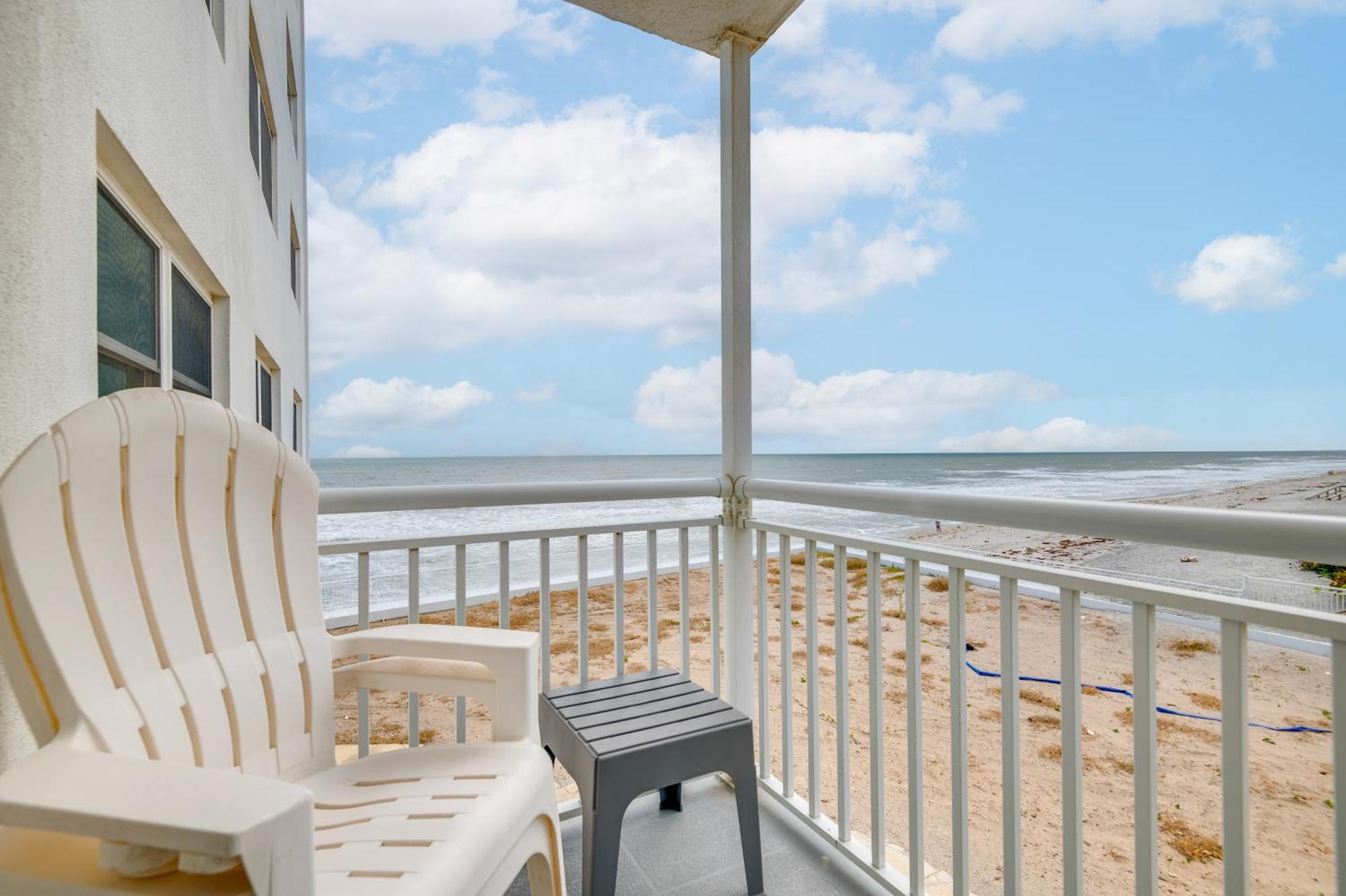 Walk To Shore Satellite Beach Condo With Ocean View Eksteriør billede